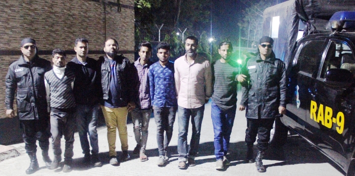 সিলেটে ৭ ডাকাত আটক, স্বর্ণালঙ্কার উদ্ধার