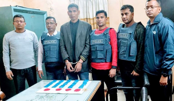 জকিগঞ্জে ৩০৬৫পিস ইয়াবাসহ মাদক বিক্রেতা পাকড়াও