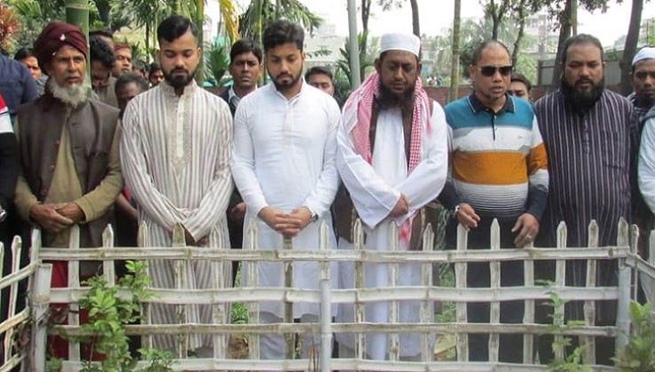 প্রতীক পেয়ে বাবার কবরে ইশরাক