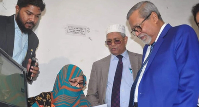 সিইসি’র ফিঙ্গার প্রিন্ট মিলেনি!