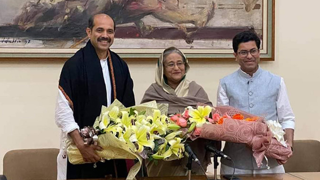গণভবনে আতিকুল ও তাপস