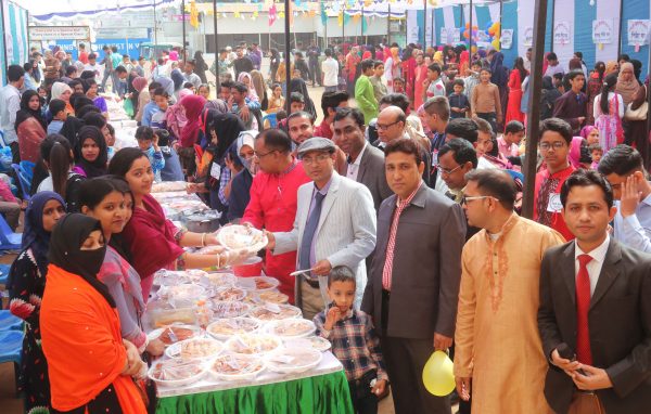 সিলেট নগরীতে মুহিবুর রহমান একাডেমীতে পিঠা উৎসব