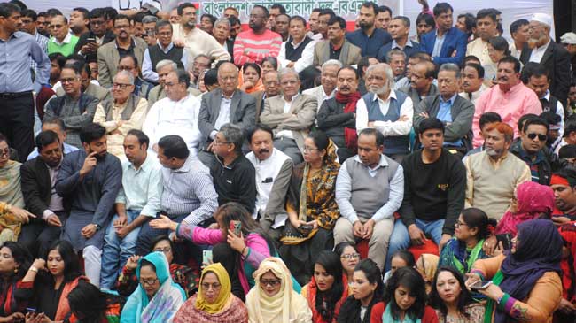 অনেক বলেছি মুক্তি দিন, এবার বাধ্য করব : মির্জা ফখরুল