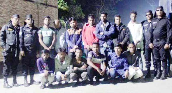 দক্ষিণ সুরামায় ১৩ জুয়াড়ীকে আটক করলো র‍্যাব