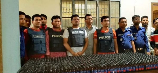 জকিগঞ্জে ১০০০ বোতল ফেন্সিডিল উদ্ধার, প্রাইভেটকার জব্দ