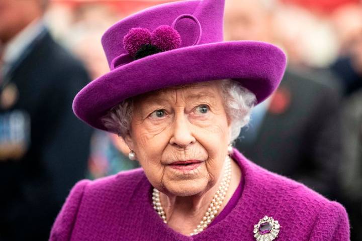 রাণী দ্বিতীয় এলিজাবেথ করোনায় আক্রান্ত নন