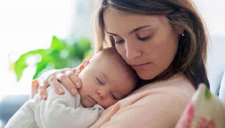করোনায় আক্রান্ত মা কি সন্তানকে দুধ খাওয়াতে পারবেন?