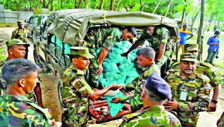 সেনাবাহিনী দিয়ে ত্রাণ বিতরণের খবরটিও গুজব