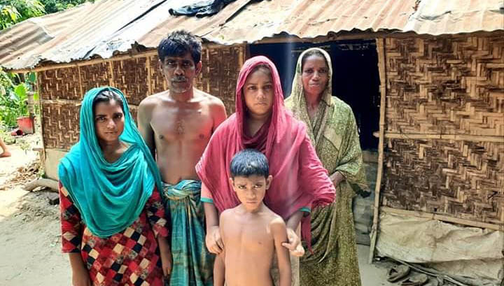 মোবাইল কোর্টে গিয়ে সাজার পরিবর্তে সহায়তার আশ্বাস