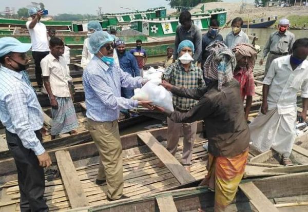 ঘরবন্দি ছাতক-দোয়ারার মানুষের পাশে সাবেক এমপি মিলন