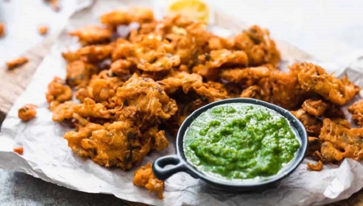 ইফতার হোক ঘরে তৈরি পেঁয়াজ পাকোড়ায়