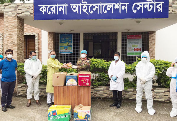 সিলেটে রোগী ও স্বাস্থ্যসেবীদের জন্য আওয়ামী লীগ নেতা আসাদ উদ্দিনের ফল উপহার