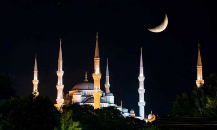 মহিমান্বিত লাইলাতুল কদর আজ