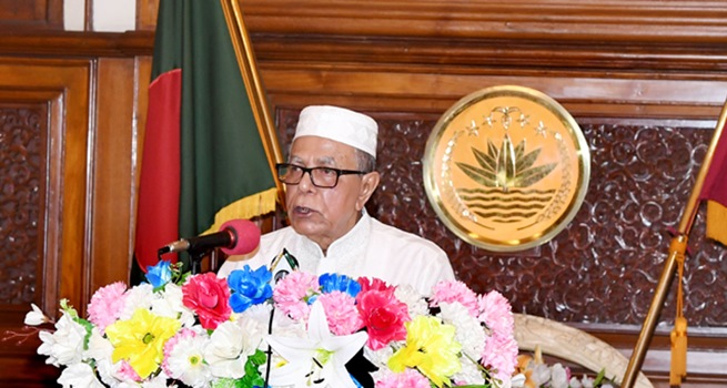 বিত্তবানদের দরিদ্রদের পাশে দাঁড়ানোর আহ্বান জানালেন রাষ্ট্রপতি