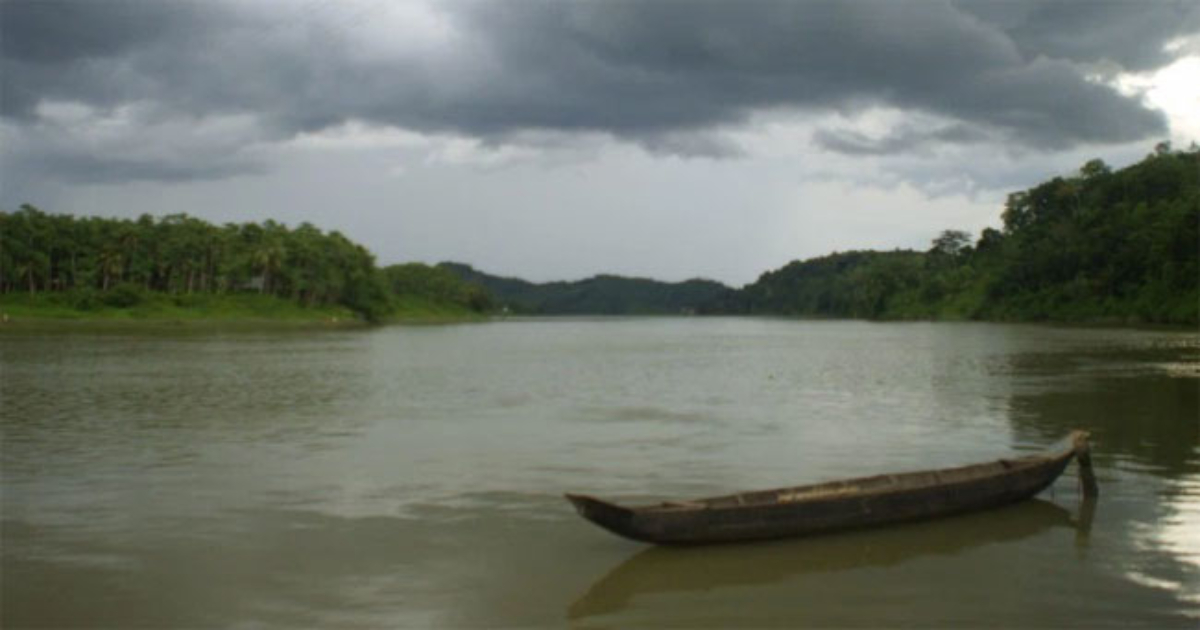 লোভাছড়ায় অবৈধভাবে পাথর উত্তোলন, পালাতে গিয়ে নৌকা উল্টে নিহত ১