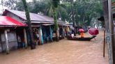 কোম্পানীগঞ্জ উপজেলায় বাড়ছে পানি, বাজারে চলছে নৌকা