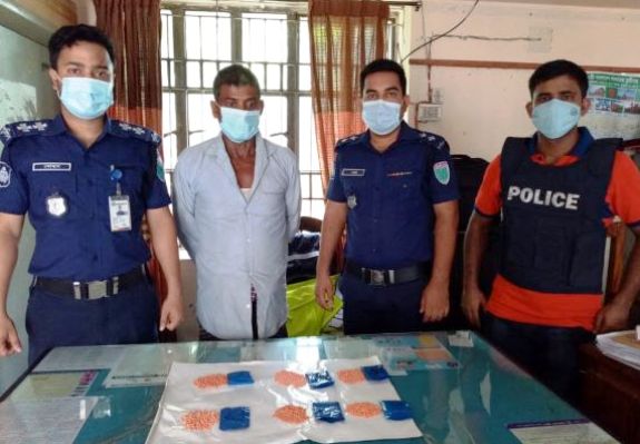 জকিগঞ্জে ১২০০ পিস ইয়াবাসহ মাদক বিক্রেতা আটক