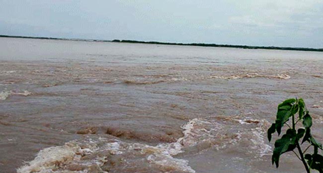 সুনামঞ্জের হাওরে বাড়ছে পানি অজানা আতংকে লাখো মানুষ