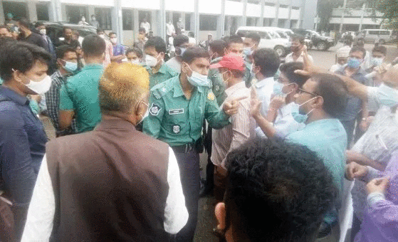 সিলেটে বাম জোটের কর্মসূচিতে পুলিশের হামলার অভিযোগ