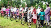 ছাতকে আদিবাসী শিক্ষার্থীদের মধ্যে সাইকেল বিতরণ
