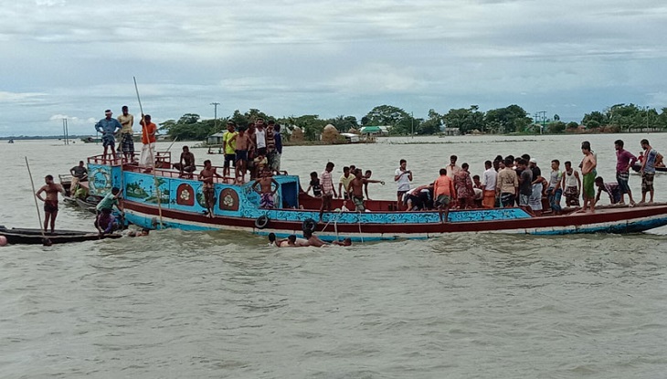 নেত্রকোনার মদনে নৌকা ডুবে ১৭ জনের মৃত্যু