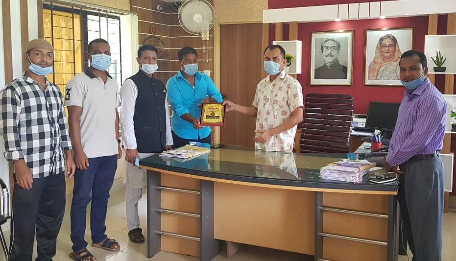 ইউএনও মিন্টু চৌধুরী’র সাথে তুরুকখলা হাড়িয়ারচর গ্রাম উন্নয়ন কমিটির সৌজন্য সাক্ষাত