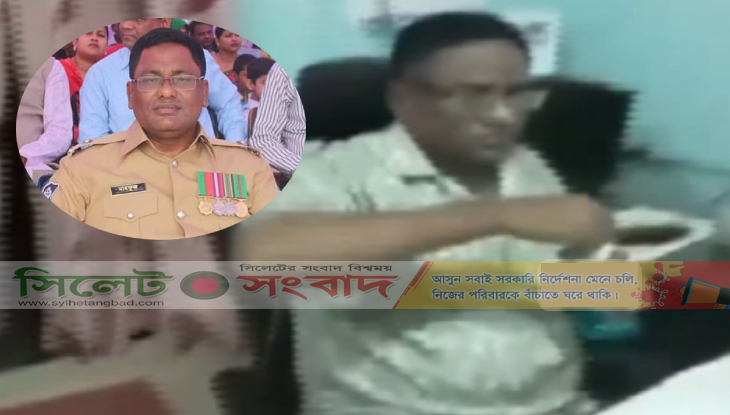 হাত স্যানিটাইজ করে ঘুষ নিলেন ওসি!