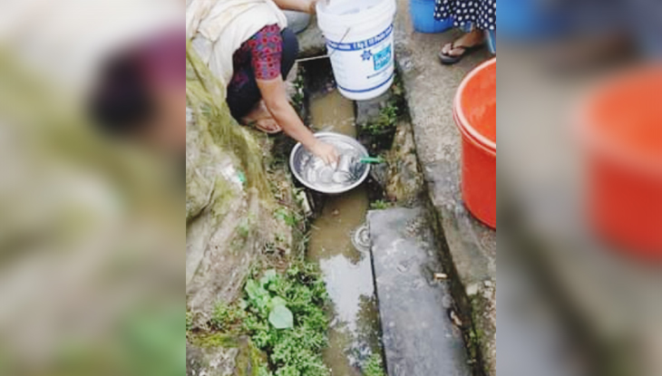 কুলাউড়ায় রেল কলোনিতে পানির অভাব, নোংরা পানিই একমাত্র ভরসা