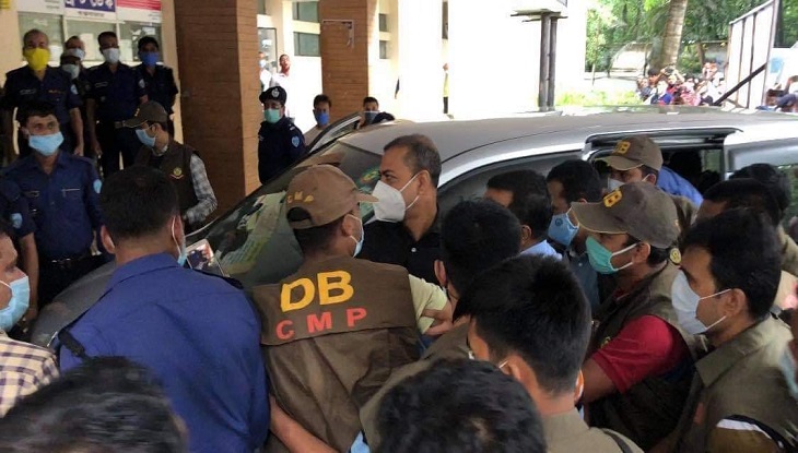 সিনহা হত্যা : প্রদীপ-লিয়াকত’সহ তিন পুলিশকে রিমান্ডে পেল র‌্যাব