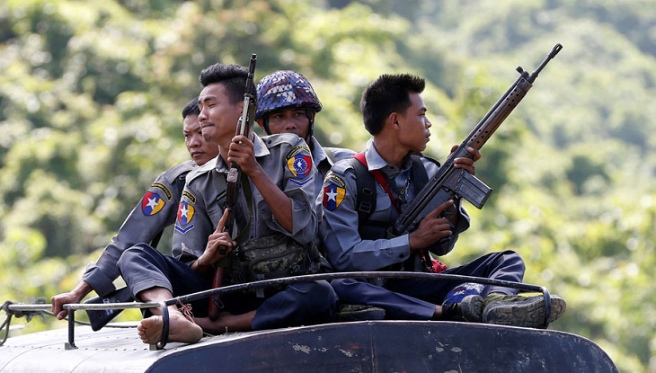 রাখাইনে ‘সেনা অভিযান’, ফের রোহিঙ্গা ঢলের আশঙ্কা