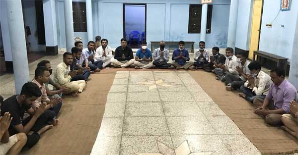 মেয়র আরিফুল হক চৌধুরী’র সুস্থতা কামনায় পুষ্পাঞ্জলি সংঘ’র প্রার্থনা