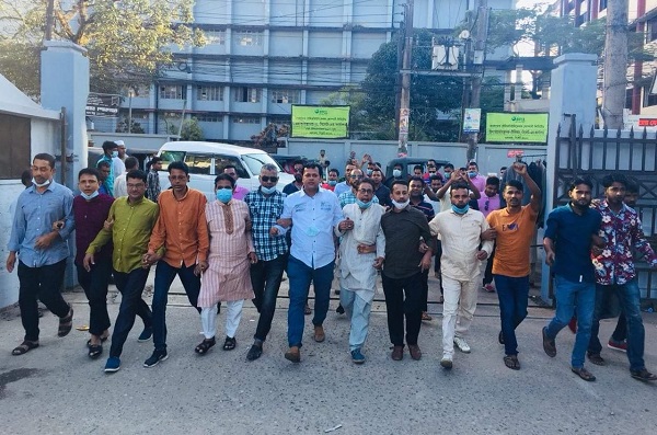 জুয়েল’সহ নেতৃবৃন্দের মামলা প্রত্যাহারের দাবিতে সিলেটে স্বেচ্ছাসেবক দলের বিক্ষোভ