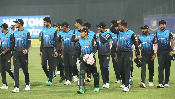 মাশরাফিদের হারিয়ে সেমিফাইনালে ঢাকা