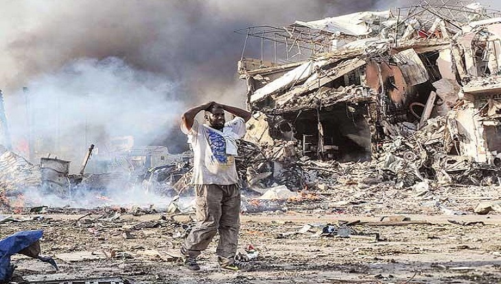 অল্পের জন্য বাঁচলেন সোমালিয়ার প্রধানমন্ত্রী, আত্মঘাতী হামলায় নিহত ১৫