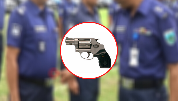 অস্ত্র বিক্রির সময় পুলিশ কনস্টেবল গ্রেপ্তার