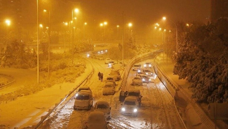 মাইনাস ২৫ ডিগ্রি তাপমাত্রায় জমছে স্পেন