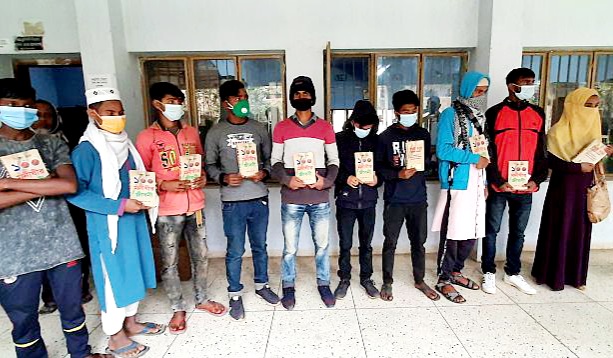 সাজার বদলে দেওয়া হলো বই : মুক্তি পেলো ৪৯ শিশু-কিশোর