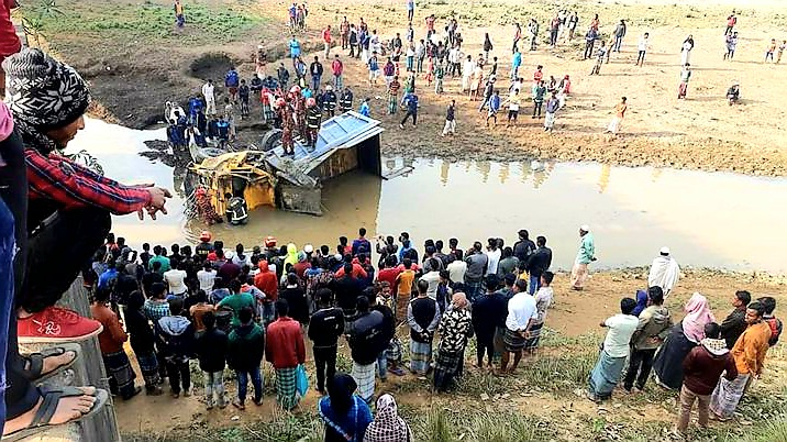 জৈন্তাপুরে রাস্তা থেকে নদীতে ট্রাক ছিটকে পড়ে চালক-হেলপার নিহত