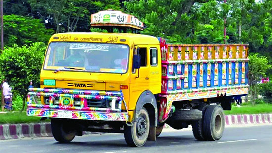 নগরীতে ট্রাক চলাচলের নতুন সময়সূচি নির্ধারণ