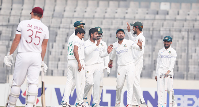 ঢাকা টেস্ট : জিততে বাংলাদেশের চাই ২৩১ রান