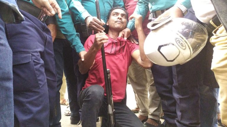 চৌহাট্টায় অস্ত্রসহ আটক ফাহাদ স্বেচ্ছাসেবক লীগের রাজনীতির সাথে সম্পৃক্ত