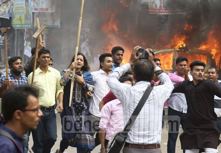 বিএনপি নেত্রী নিপুণ রায় রিমান্ডে