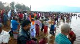 যাদুকাটা নদীতে নিষেধাজ্ঞা অমান্য করে গঙ্গাস্নান