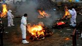 ভারতে একদিনে সাড়ে তিন হাজার মৃত্যু : শ্মশানে লাশের স্তূপ