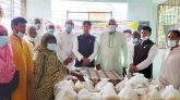 দাউদপুর ইউনিয়নে আওয়ামীলীগ নেতা বদরুল ইসলামের খাদ্য সামাগ্রী বিতরণ