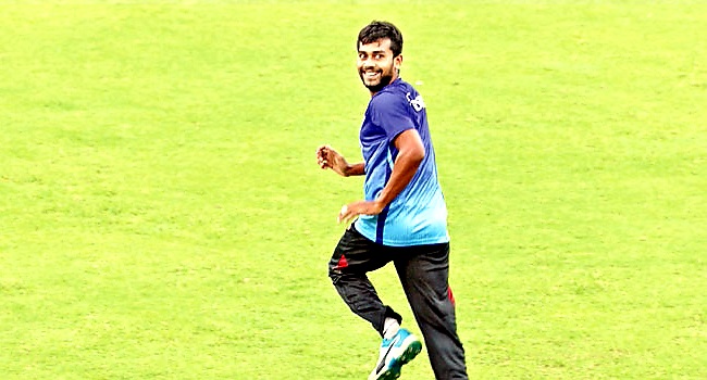 মিরাজের কাছে কোণঠাসা শ্রীলঙ্কা