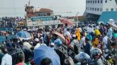 দলে দলে রাজধানী ছাড়ছে মানুষ