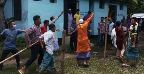 বরিশালের গৌরনদীতে বিজয় মিছিলে ককটেল হামলা, যুবক নিহত