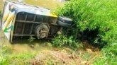 দক্ষিণ সুনামগঞ্জে যাত্রীবাহী বাস নিয়ন্ত্রণ হারিয়ে একজনের মৃত্যু : আহত ১৫