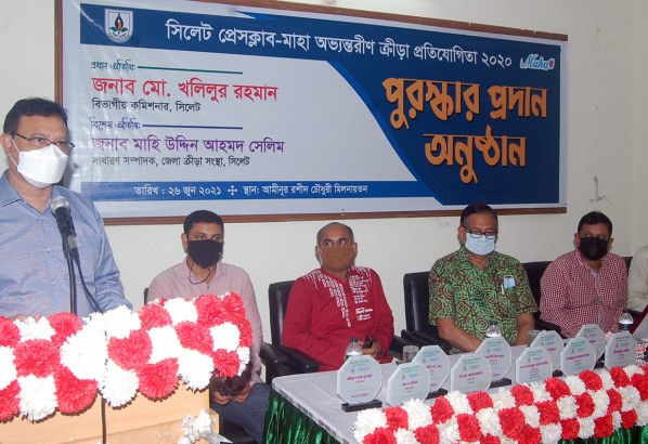 করোনাভাইরাস থেকে মুক্ত থাকতে বাধ্যতামূলক মাস্ক পরতে হবে : বিভাগীয় কমিশনার